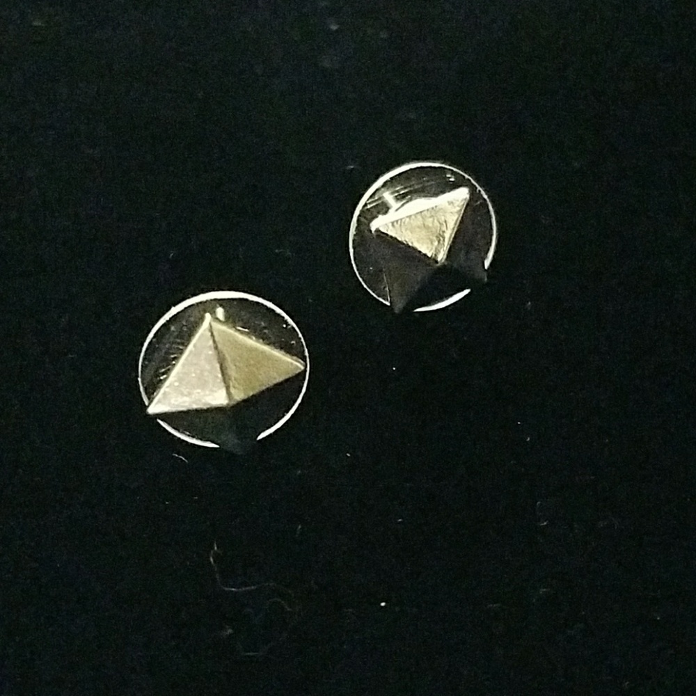 !!BUNDLE ME!! Silver spiked studs earrings